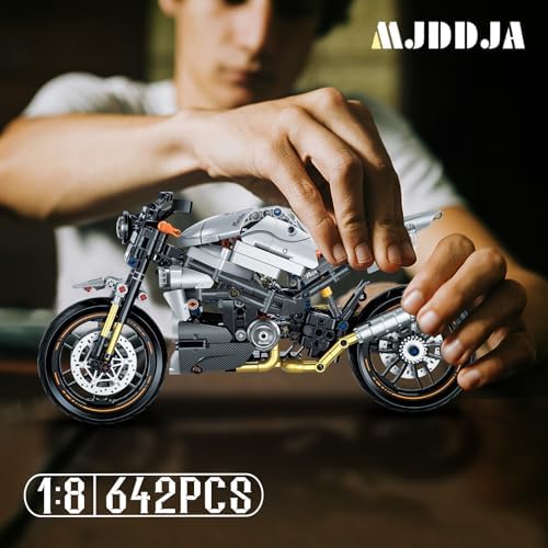 18 Motorcycle Building Set for Adults 579PCS